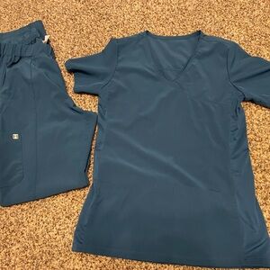 Maevn Matrix Impulse Scrub Set